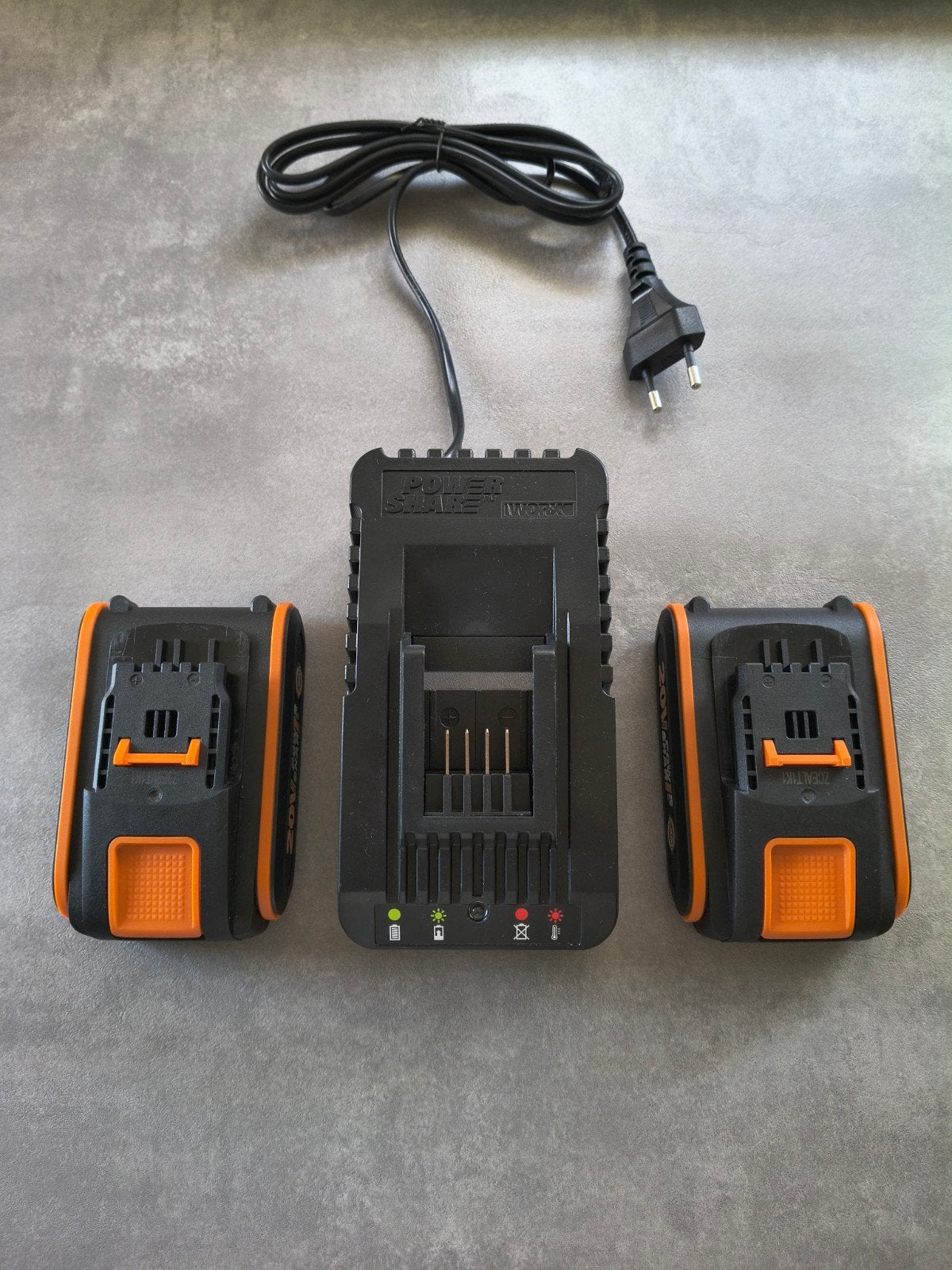 Worx snellader met 2x 20V PowerShare Accu's (2.0Ah), Ophalen of Verzenden, Nieuw, Boor- en Schroefmachine