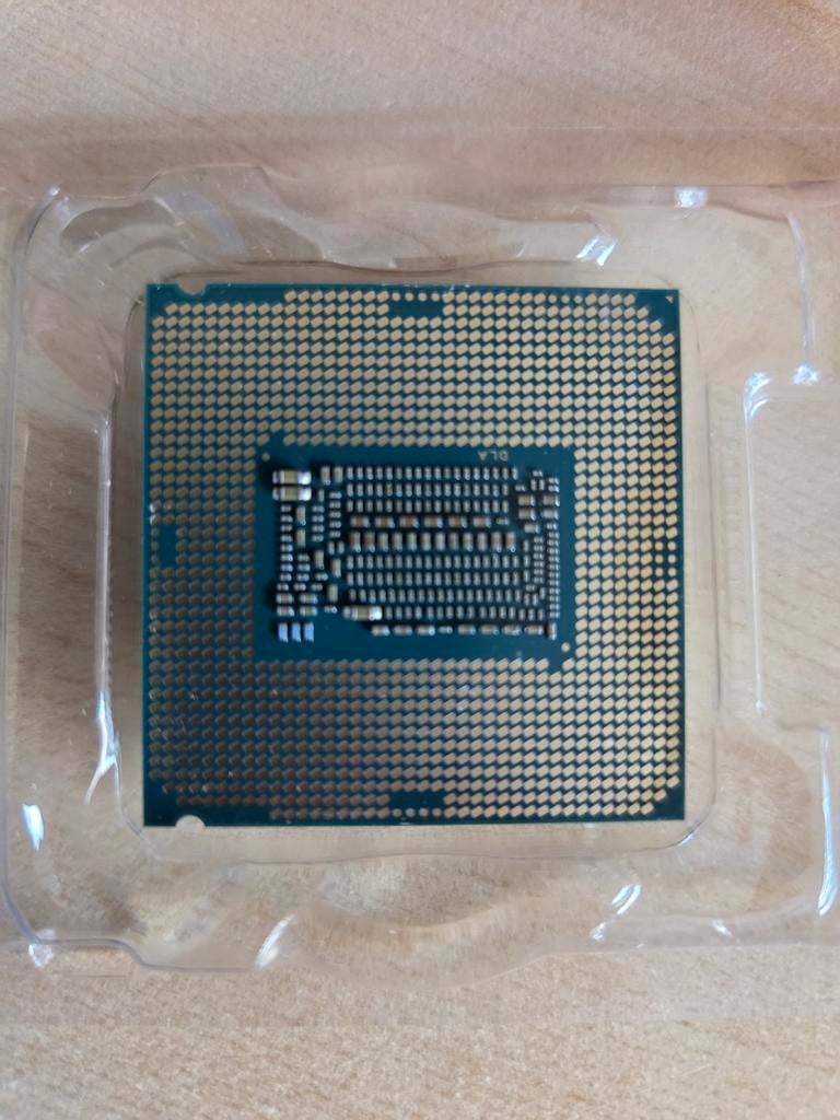 Intel Core i5-9600K Processor - Gebruikt in Game PC, Computers en Software, Processors, Gebruikt, 6-core, 3 tot 4 Ghz, Ophalen of Verzenden