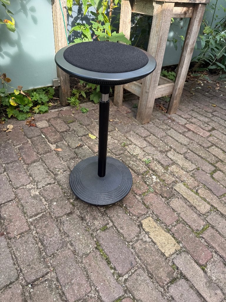 Wilkahn Sitz 2, Zwarte zitting, kruk/stahulp, Ophalen, Zo goed als nieuw, Overige materialen