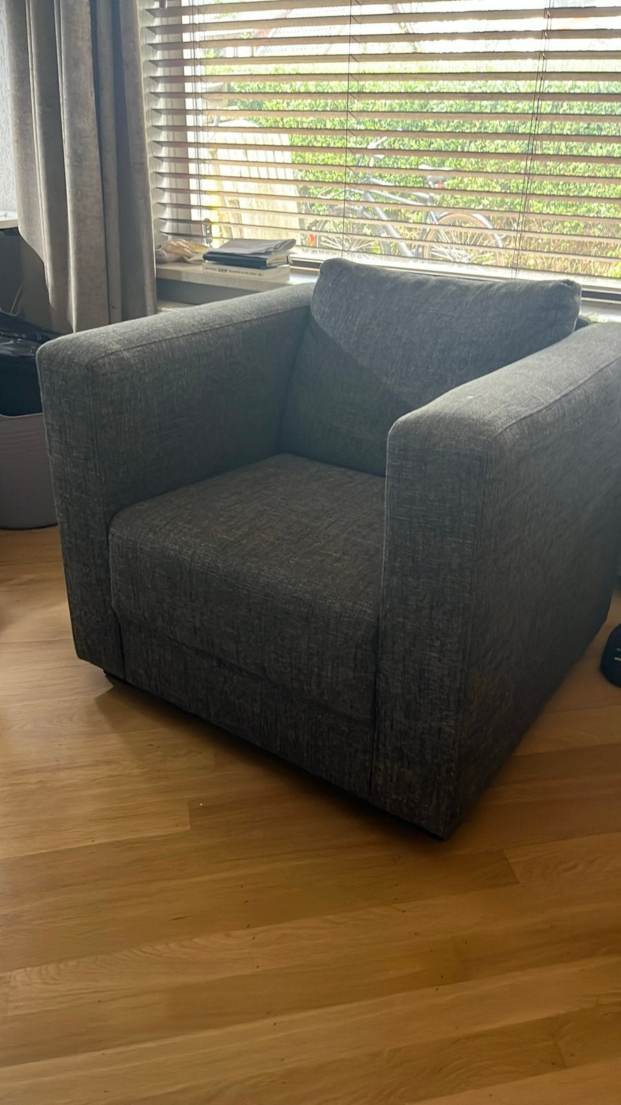 Gratis af te halen: Nette grijze fauteuil, Ophalen, Gebruikt, Stof, 75 tot 100 cm
