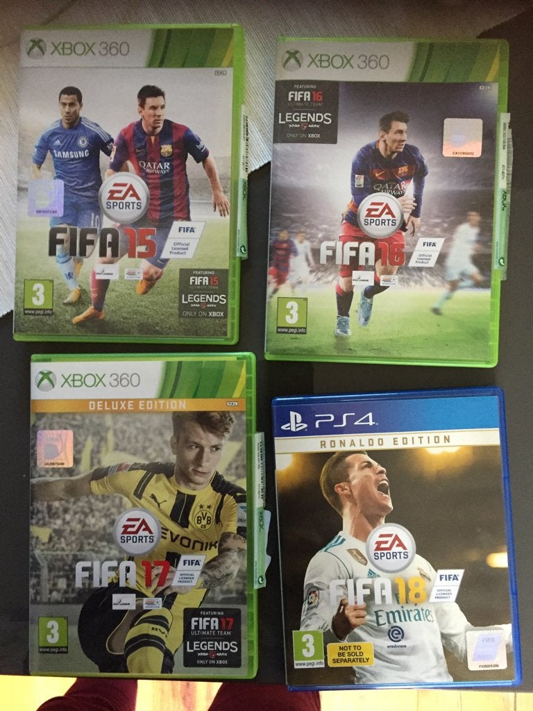 Fifa 18 PS4 Ronaldo edition, Ophalen of Verzenden, Zo goed als nieuw, Sport, 3 spelers of meer