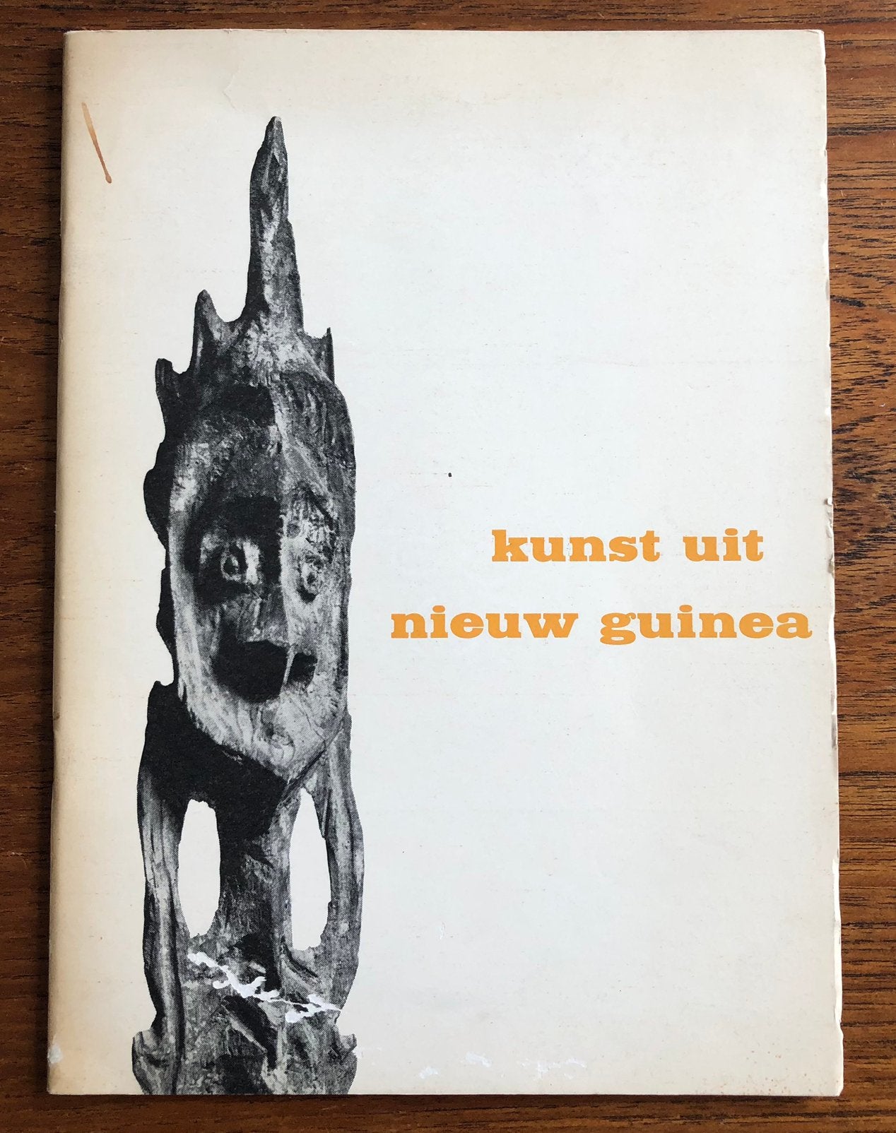 Kunst uit Nieuw-Guinea (Papua Irian Indonesië) Catalogus, Papoea-Nieuw-Guinea, Verzenden, Overige typen, Papier/karton