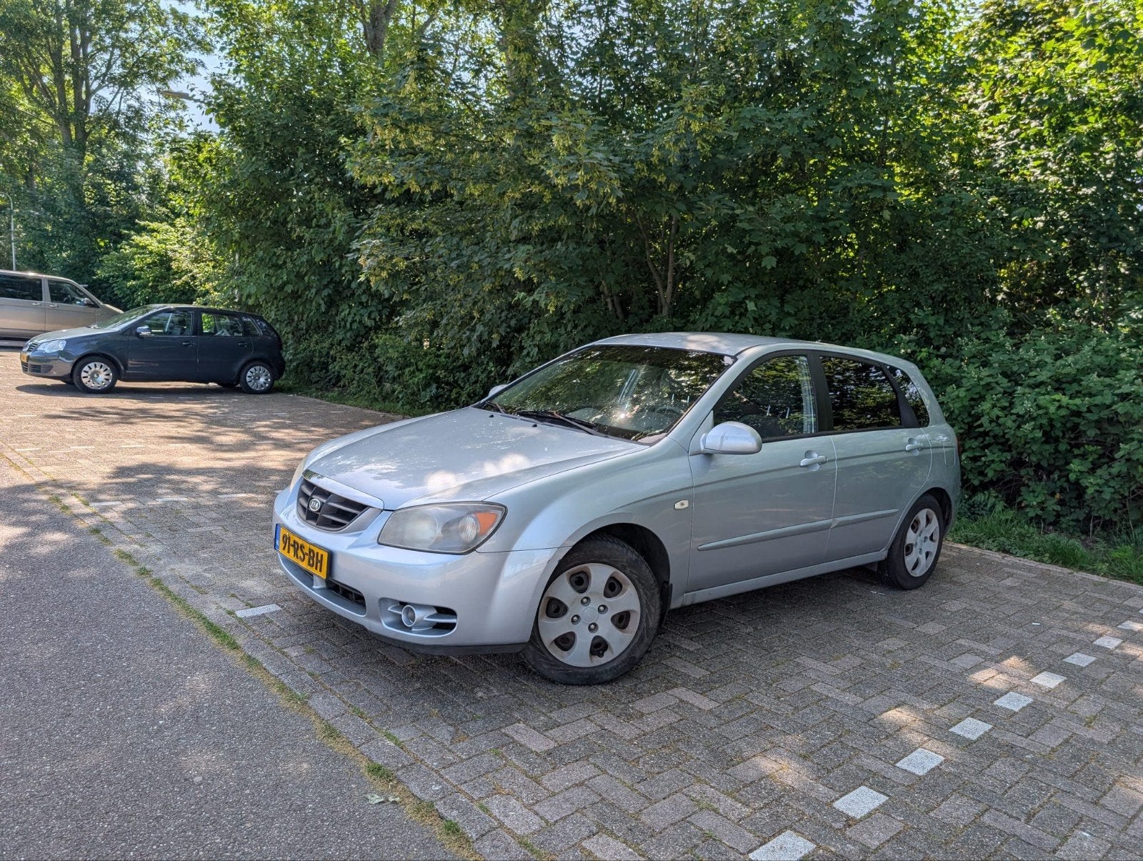 Kia Cerato 1.6 5DR 2005 Blauw, Auto's, Kia, Stof, 1599 cc, 4 cilinders, Blauw