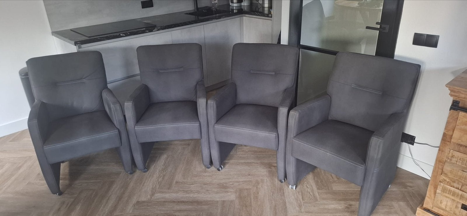 Eetkamerstoelen, Ophalen, Zo goed als nieuw, Vier, Stof