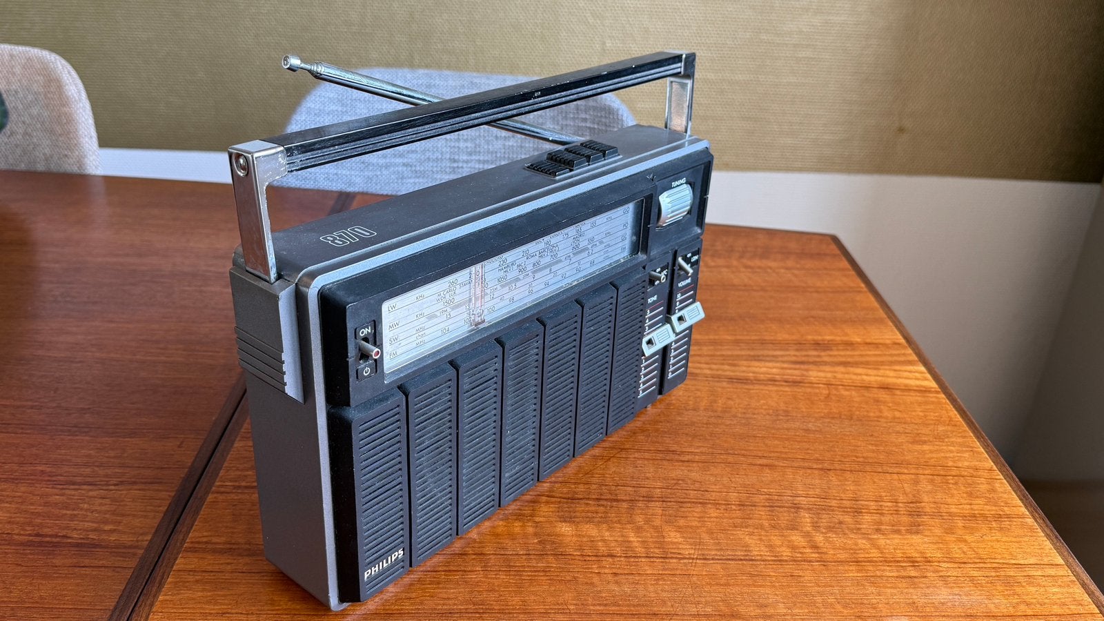 Philips 870 radio omgebouwd tot Bluetooth ontvanger, Ophalen of Verzenden, Refurbished, Radio
