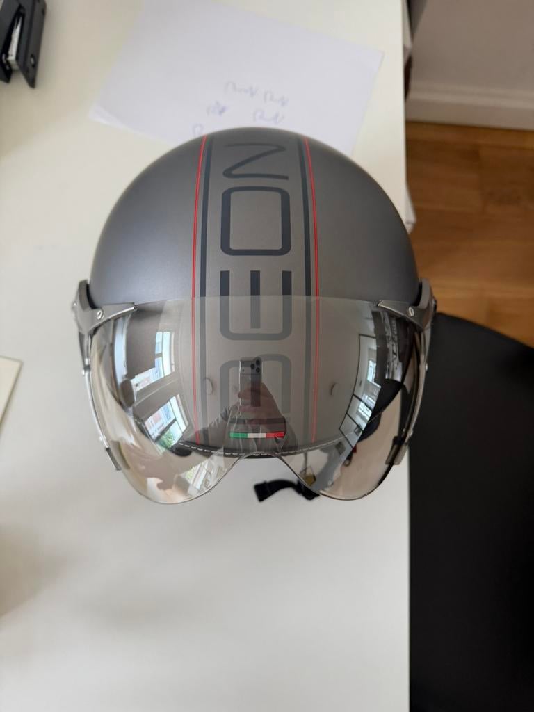 Nieuw BEON helm, Fietsen en Brommers, Brommerhelmen, Ophalen of Verzenden, Zo goed als nieuw, Extra large of groter
