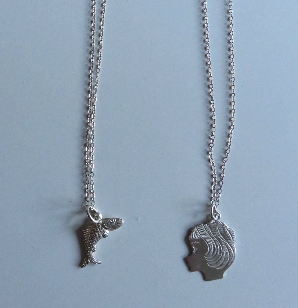 Zilveren kettinkjes van een hoofdje en een vis, Ophalen, Met hanger, Nieuw, Zilver