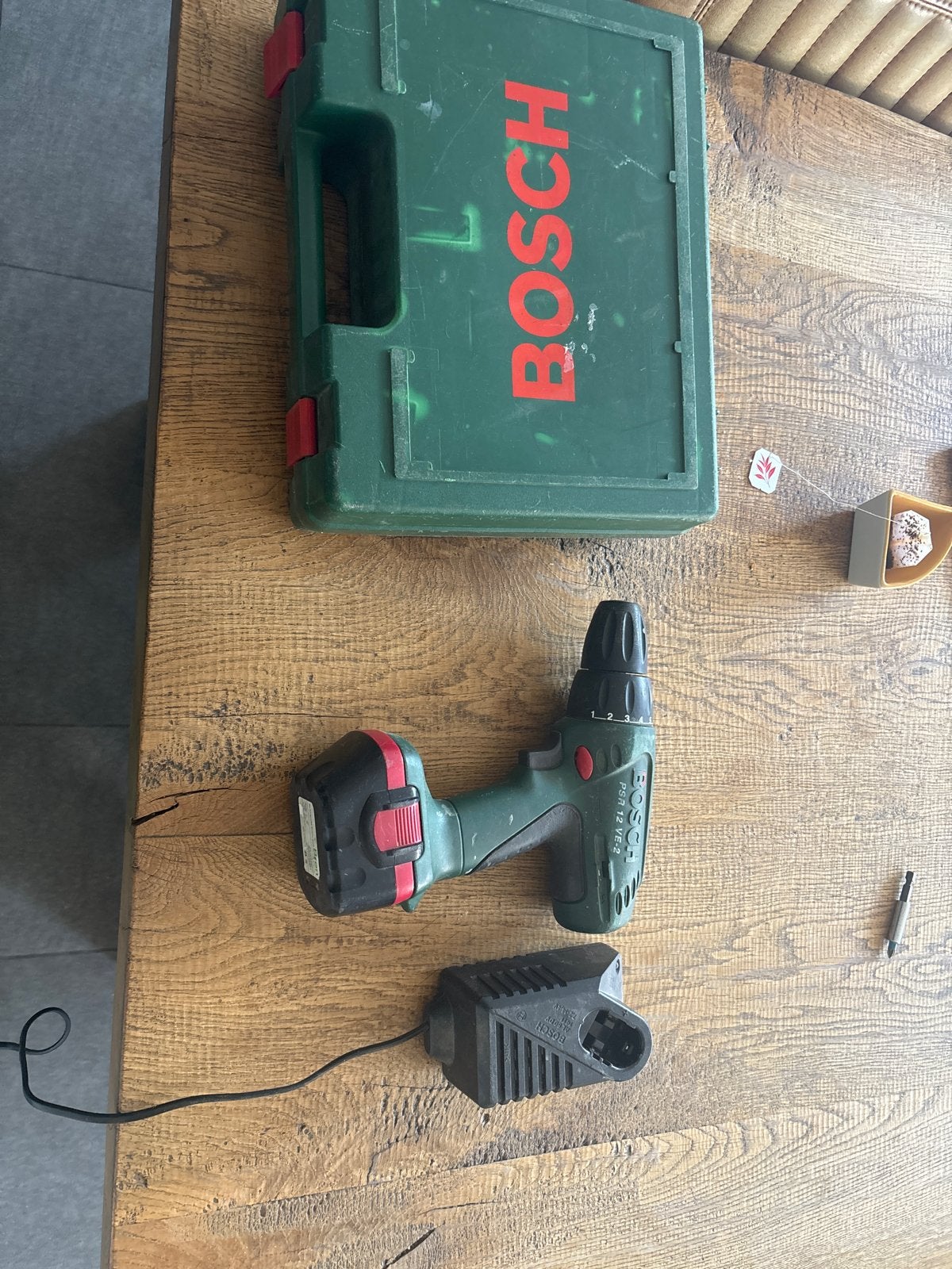 Bosch Accuboormachine PSR 12 VE-2 met lader en koffer, Ophalen, Gebruikt, Minder dan 400 watt, Boor- en Schroefmachine