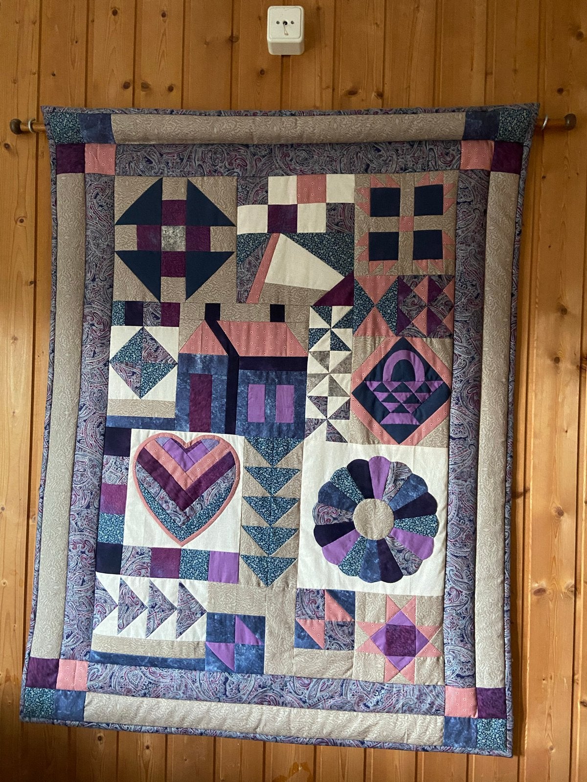 Handgemaakte Quilt Wandkleed - Paars & Blauw Patroon, Huis en Inrichting, Ophalen, 100 tot 150 cm, Paars, Zo goed als nieuw