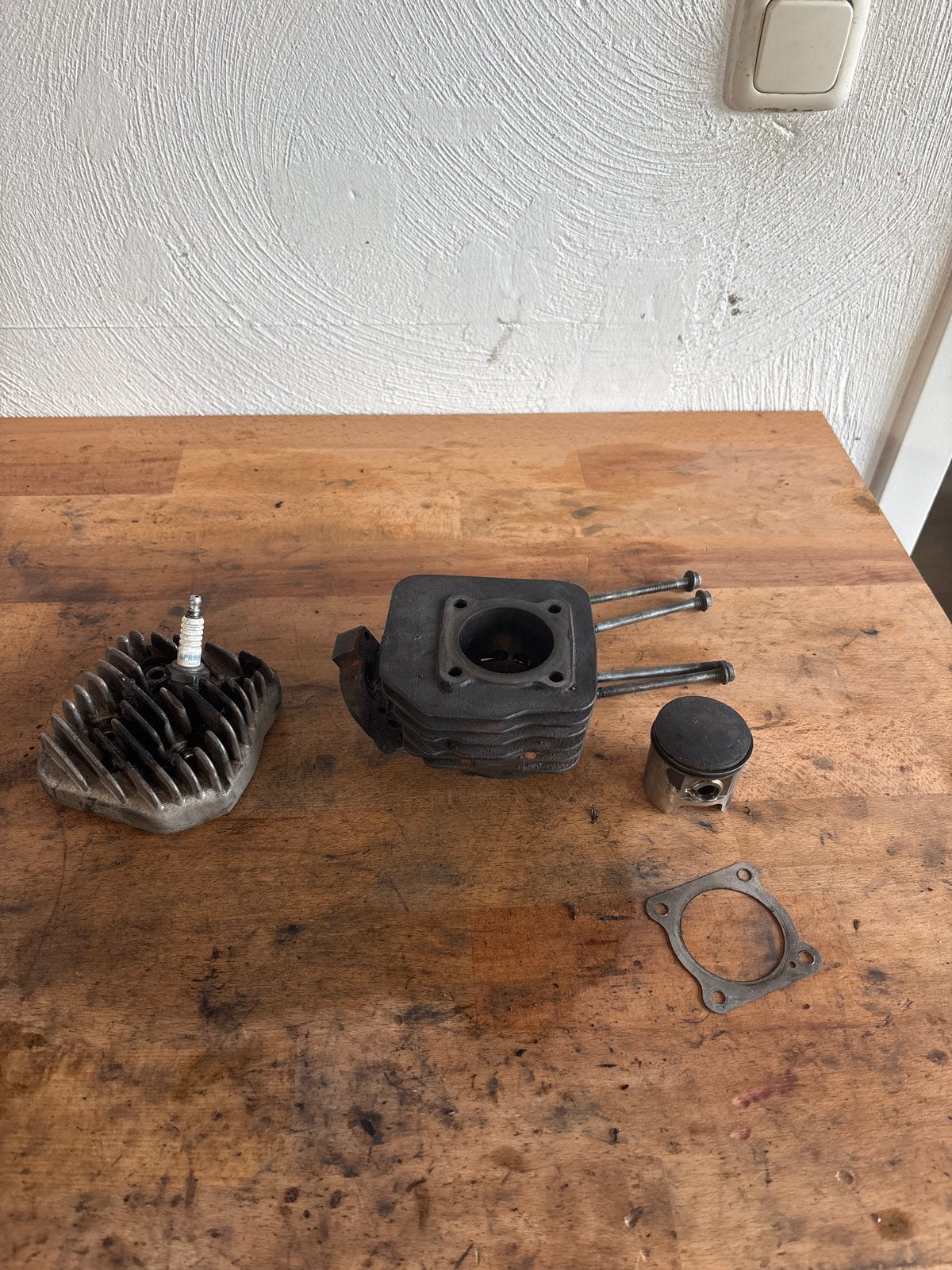 70cc Cilinder voor Peugeot Verticaal (Speedfight/Vivacity), Fietsen en Brommers, Ophalen, Gebruikt, Cilinder