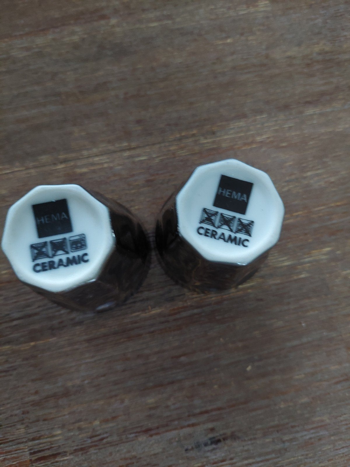 Set van 2 HEMA keramische bekers, zo goed als nieuw, Ophalen of Verzenden, Zo goed als nieuw, Keramiek, Kop(pen) en/of Schotel(s)