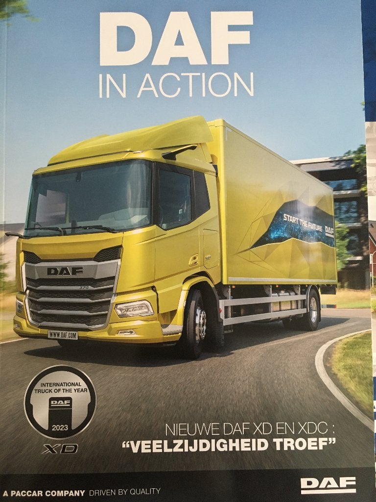DAF Magazine + 3x DAF in Action 2017 2023 brochures folders, Ophalen of Verzenden, Zo goed als nieuw, Overige merken