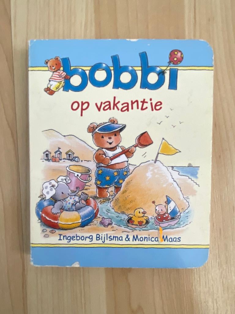 Bobbi op vakantie kartonboek, Ophalen of Verzenden, Gelezen, 2 tot 3 jaar