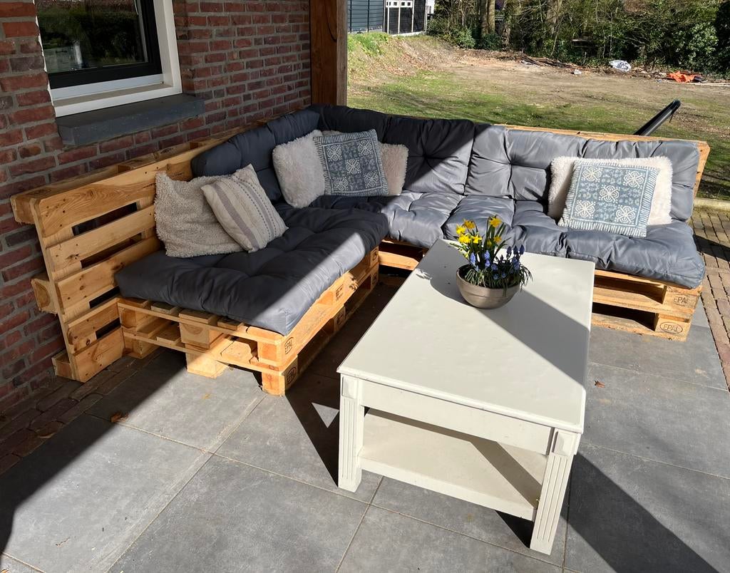 Pallet loungeset en tafel, Ophalen, 5 zitplaatsen, Bank, Zo goed als nieuw