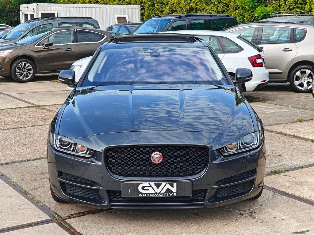 Jaguar XE 2.0 Turbo (240 pk) Prestige | Storm Grey | Panoram, Auto's, Jaguar, Achterwielaandrijving, 4 cilinders, Leder, Bedrijf