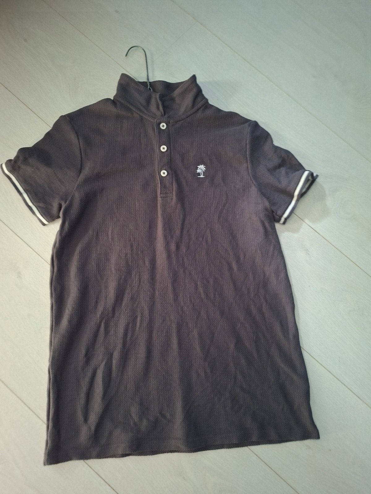 Primark Polo Shirt Donkergrijs met Palmboom maat 14/15 jaar, Kleding | Heren, T-shirts, Overige maten, Ophalen of Verzenden, Zo goed als nieuw