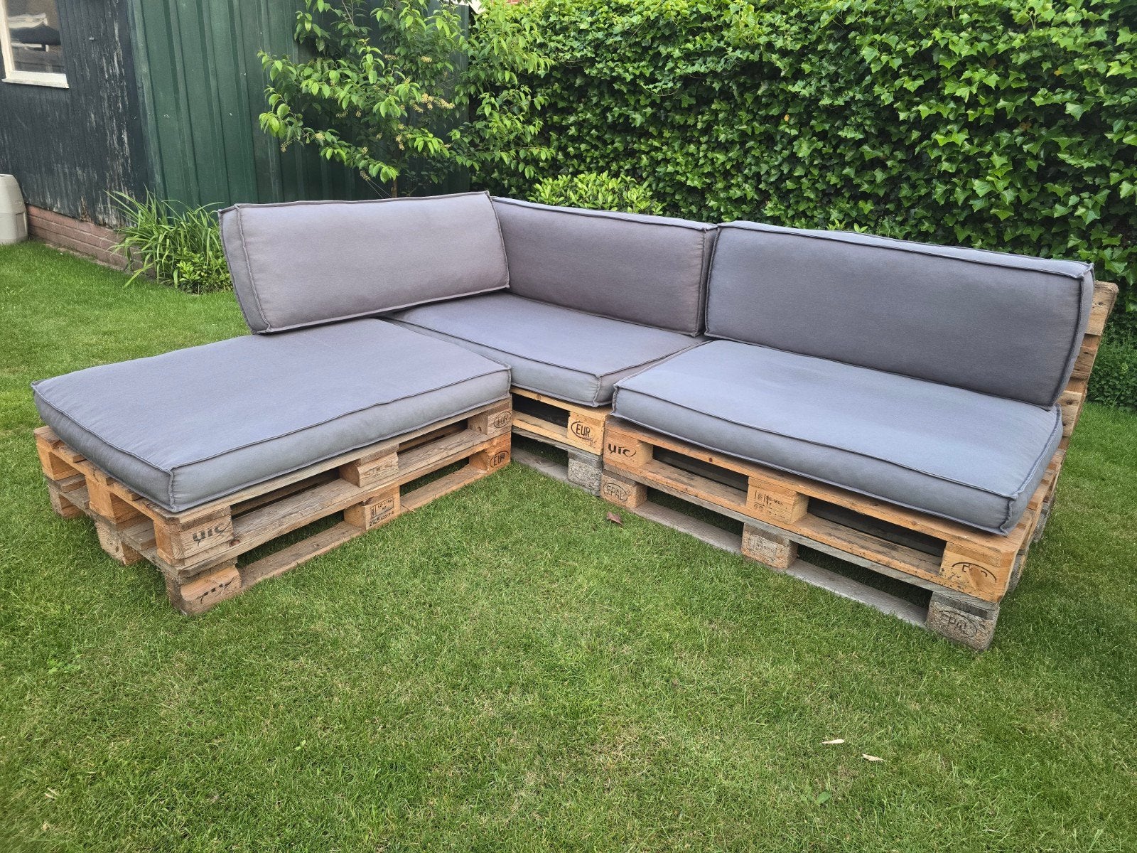Palletbank met Kussens, Tuin en Terras, Tuinsets en Loungesets, Gebruikt, Loungeset, Hout, 4 zitplaatsen, Bank, Ophalen