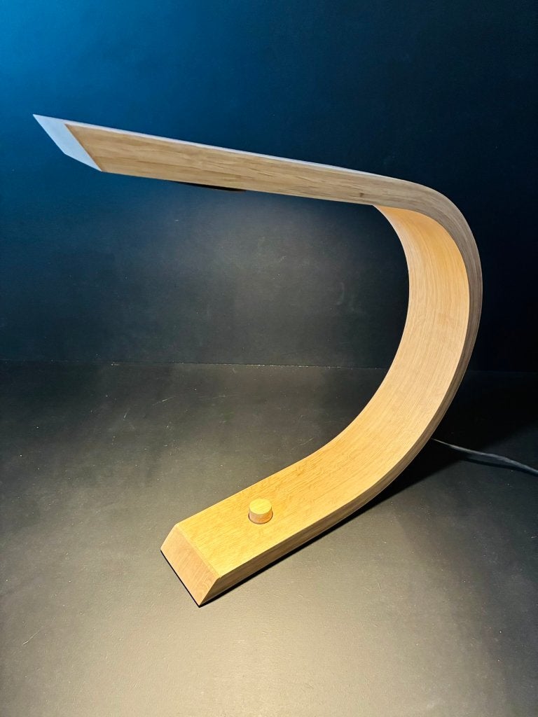 Foto 5 van Handgemaakte designlamp van gebogen hout