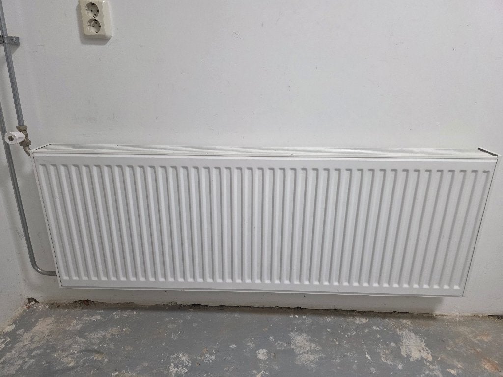 Radiator wit, Doe-het-zelf en Verbouw, Verwarming en Radiatoren, Ophalen, 30 tot 80 cm, Radiator, Zo goed als nieuw