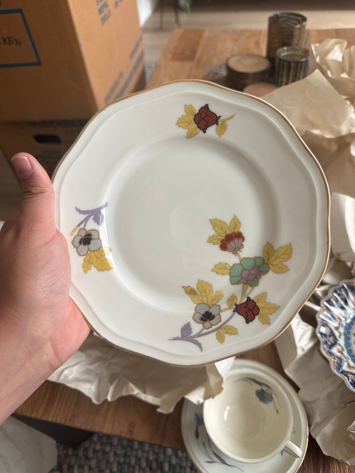 8 Pirken Hammer gebaksborden, bloemmotief, goudkleurige rand, Antiek en Kunst, Ophalen
