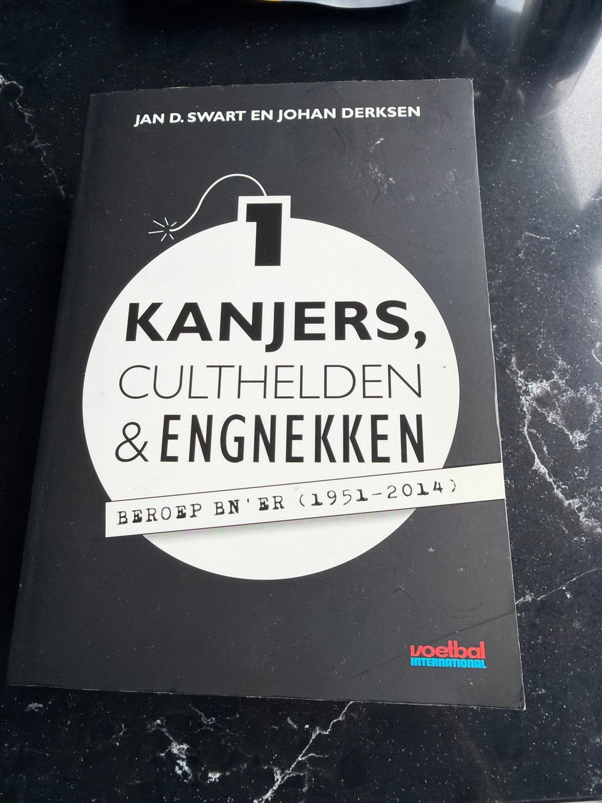 Kanjers, Culthelden & Engnekken - Jan D. Swart & Johan Derks, Boeken, Ophalen of Verzenden, Gelezen, Nederland