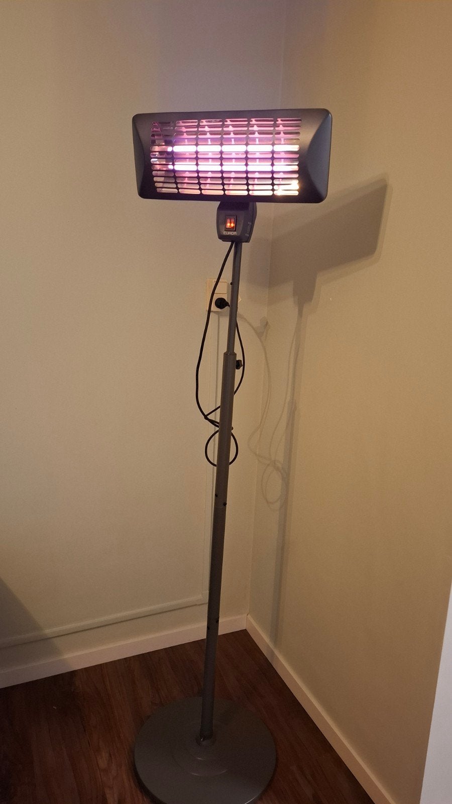 Terrasverwarmer op standaard - Elektrisch, Ophalen, Gebruikt, Elektrisch, Vloer