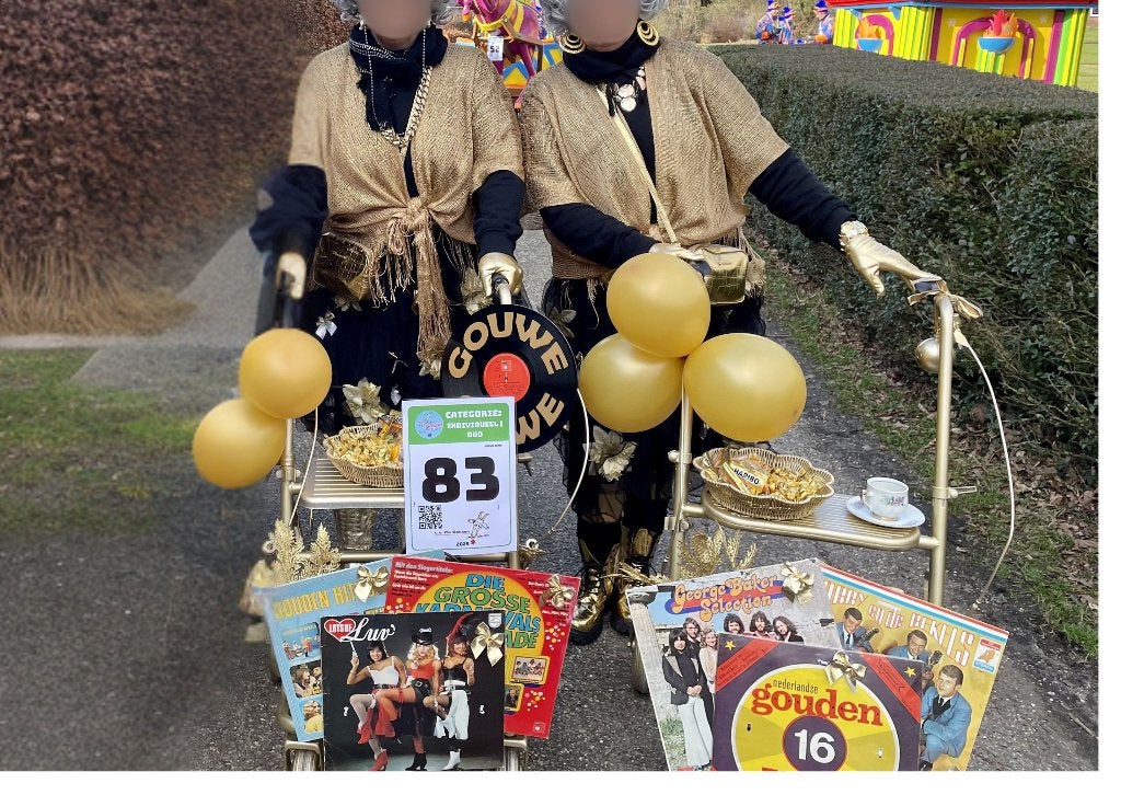 Twee gouden rollators, Ophalen, Gebruikt