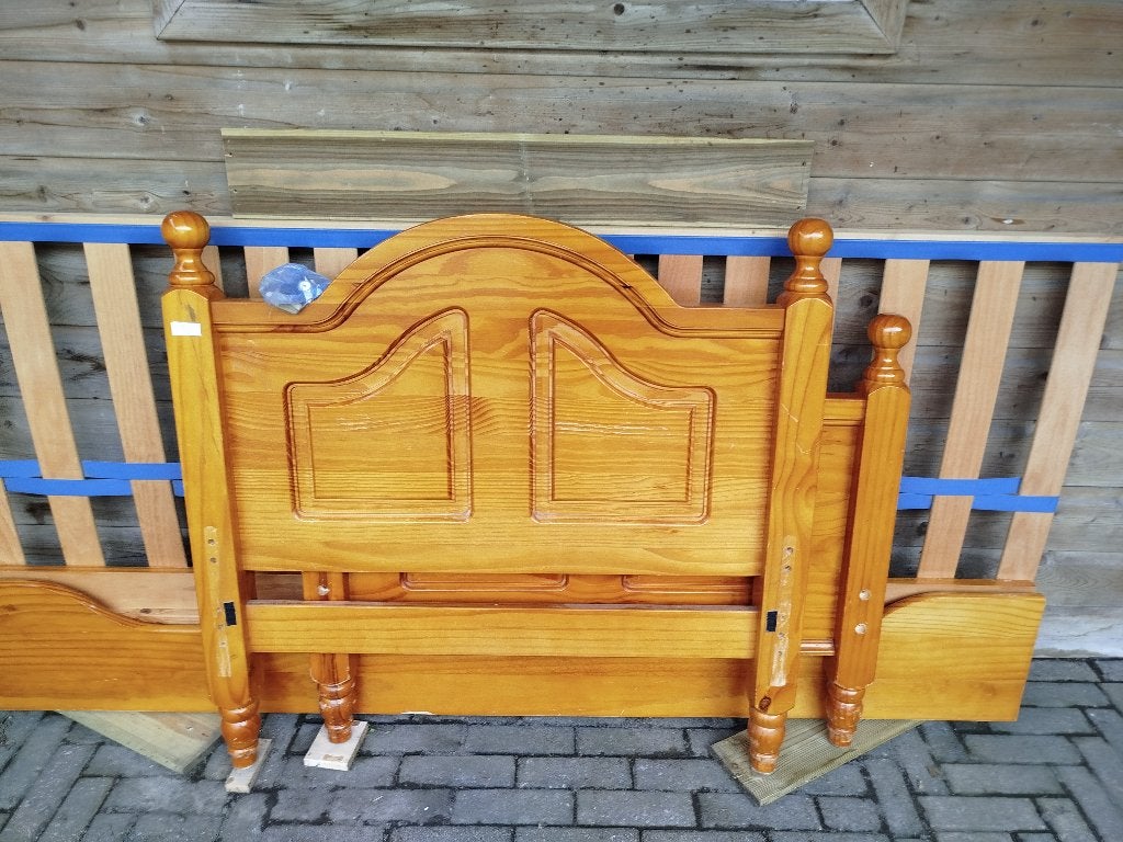 GRATIS 1 persoons houten bed, stevig, met ZGAN matras GRATIS, Ophalen, 90 cm, Eenpersoons, Zo goed als nieuw