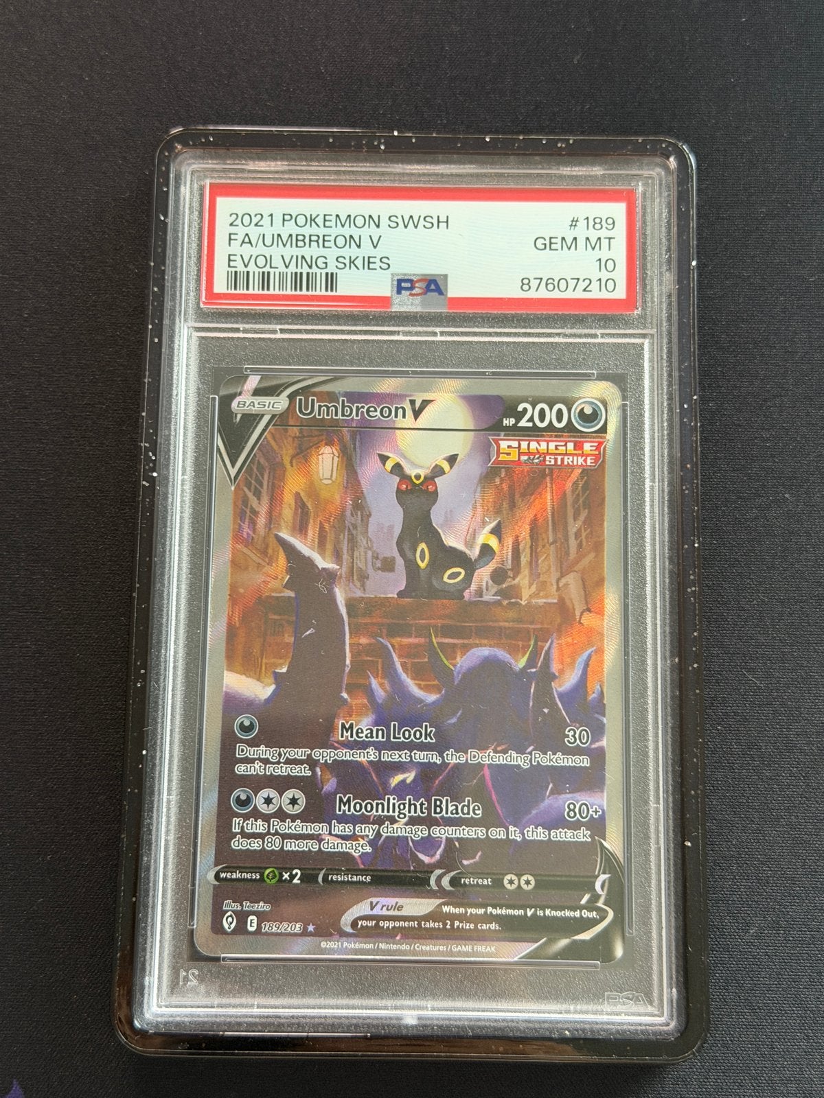 Umbreon V 189/203 Evolving Skies PSA 10 Pokémon Kaart, Ophalen of Verzenden, Zo goed als nieuw, Losse kaart