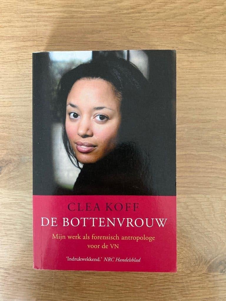 De bottenvrouw van Klea Koff, Ophalen of Verzenden, Gelezen