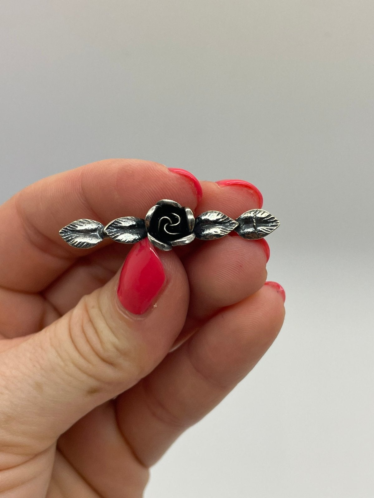 E732 Prachtige zilveren TEKA broche roosjes, Sieraden, Tassen en Uiterlijk, Ophalen of Verzenden, Zilver, Broche