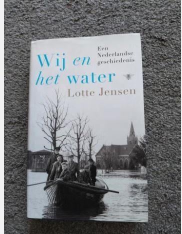 Wij en het water - Lotte Jensen, Boeken, Ophalen of Verzenden, Zo goed als nieuw, Lotte Jensen