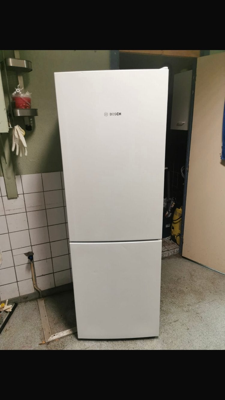Te koop: goed onderhouden Bosch koel/vriescombinatie in60., Witgoed en Apparatuur, Ophalen, 200 liter of meer, Met aparte vriezer