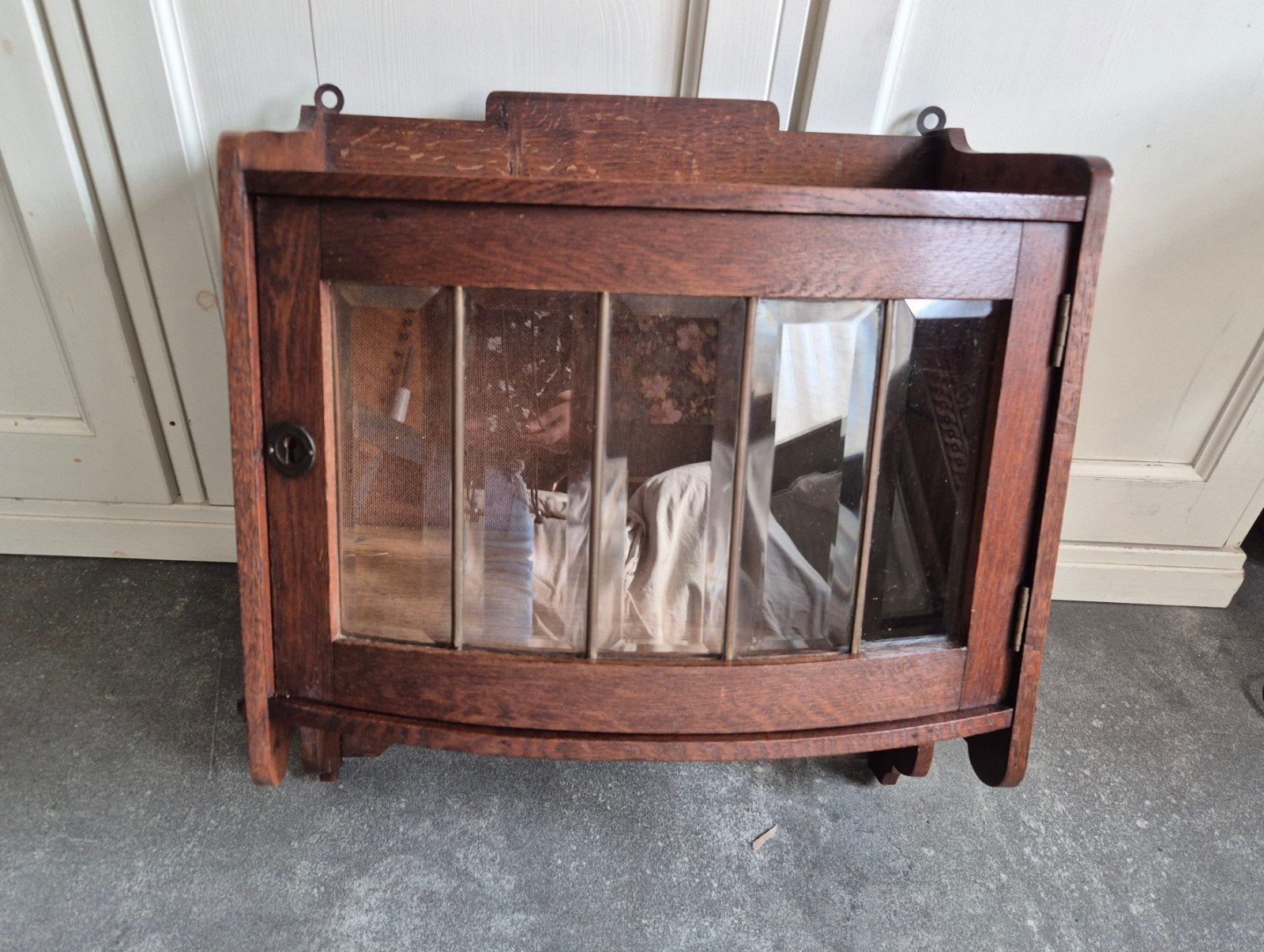 ⁹Antiek eiken vitrinekastje met gebogen glas, Antiek en Kunst, Antiek | Meubels | Kasten, Ophalen