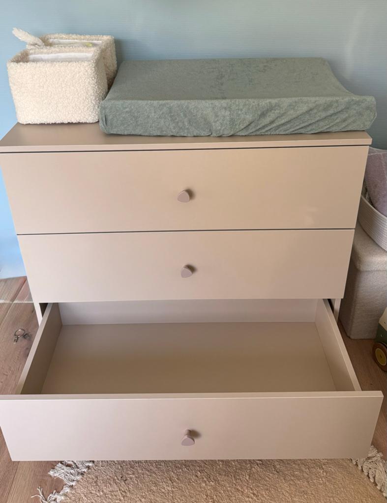 Mooie beige commode, zo goed als nieuw, Ophalen, Zo goed als nieuw, 75 tot 100 cm, Minder dan 50 cm