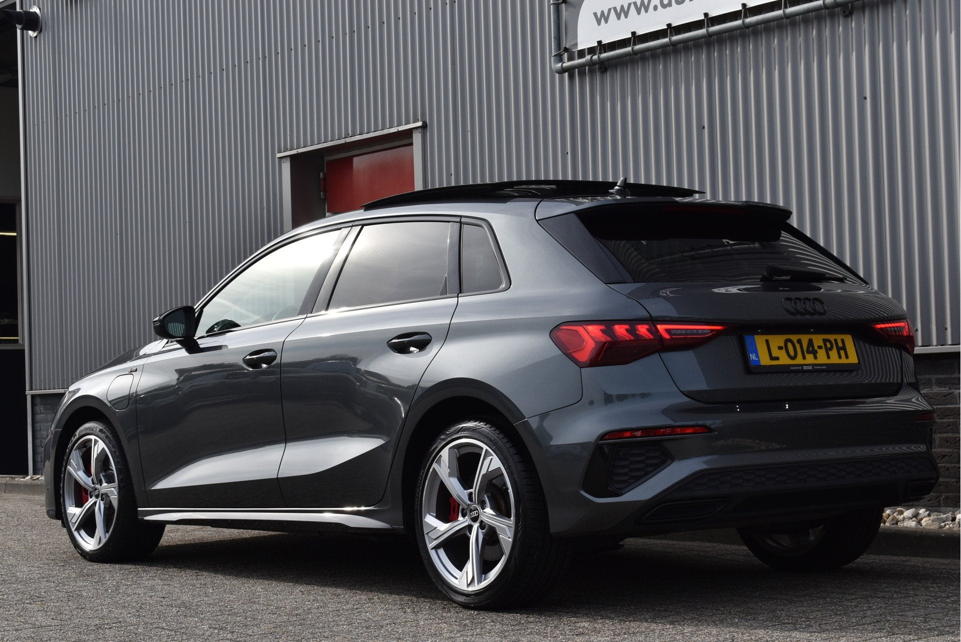 Audi A3 Sportback 45 TFSI e S edition Competition NL-auto, P, Auto's, Gebruikt, Euro 6, 4 cilinders, 71 km/l