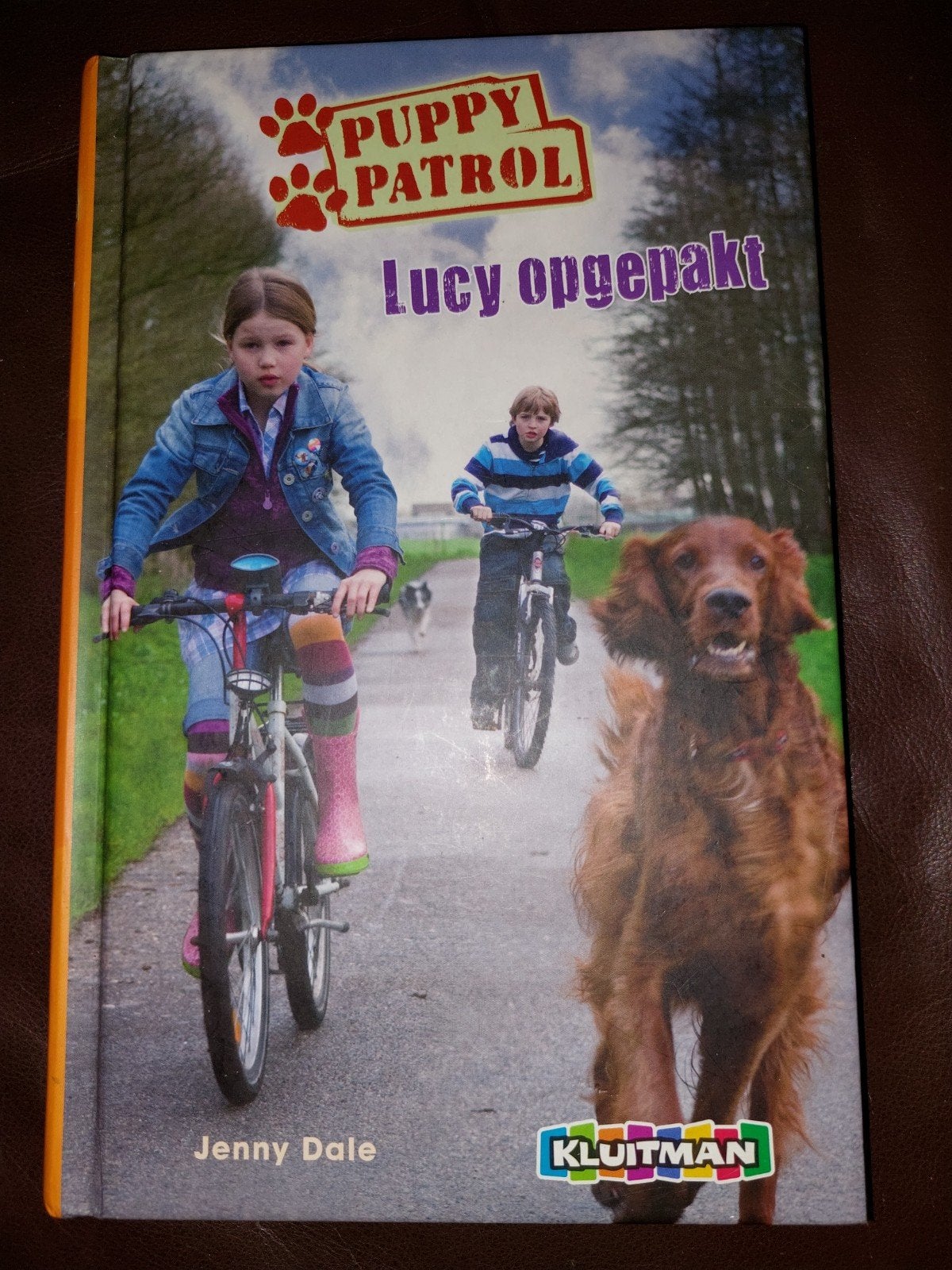 Puppy Patrol - Lucy opgepakt - Jenny Dale, Ophalen of Verzenden, Zo goed als nieuw, Jenny Dale, Fictie