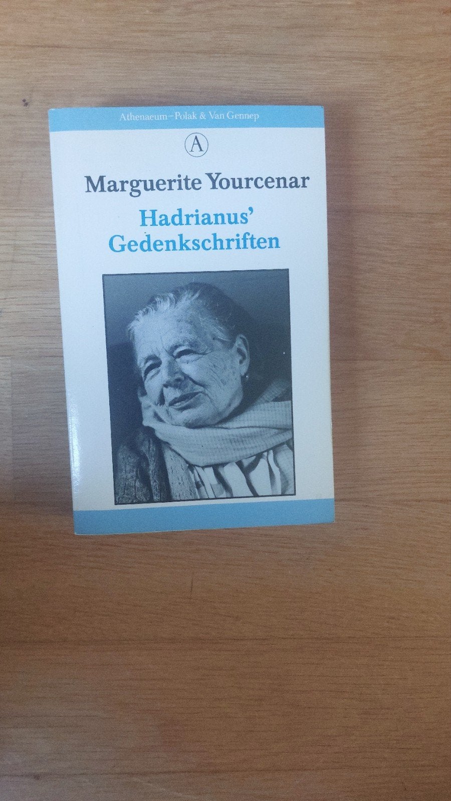 Hadrianus' Gedenkschriften - Marguerite Yourcenar, Ophalen of Verzenden, Gelezen, Marguerite Yourcenar, Nederland