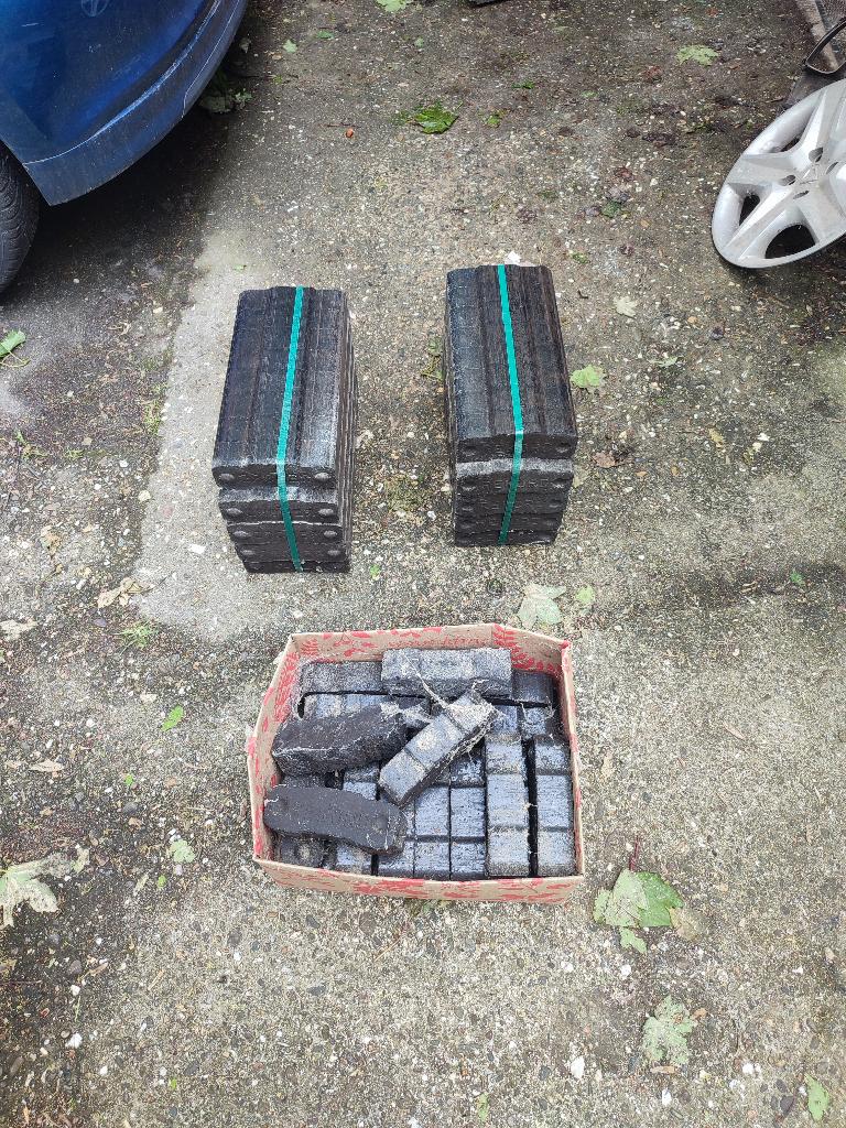 2 1/2 pakket Bruinkool voor 20 euro, Minder dan 3 m³, Ophalen