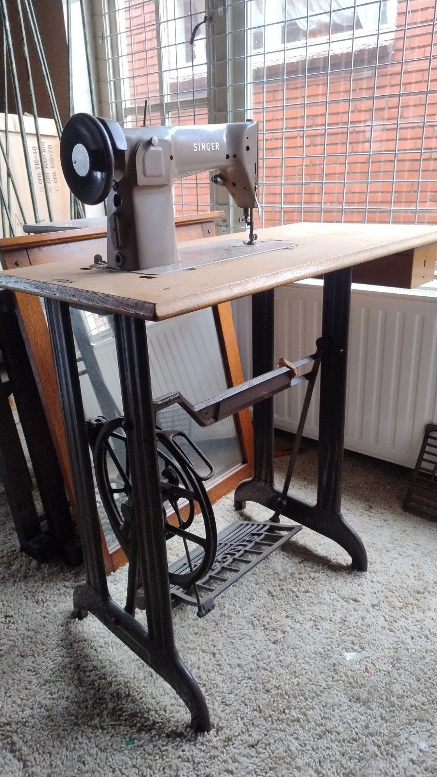Vintage Singer Naaimachine met Tafel en Pedaal, Ophalen
