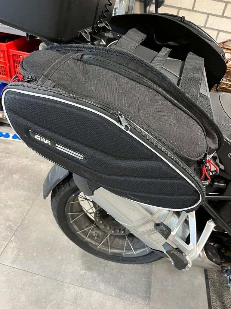 GIVI Zadeltassen, Motoren, Accessoires | Koffers en Tassen, Ophalen of Verzenden, Zo goed als nieuw