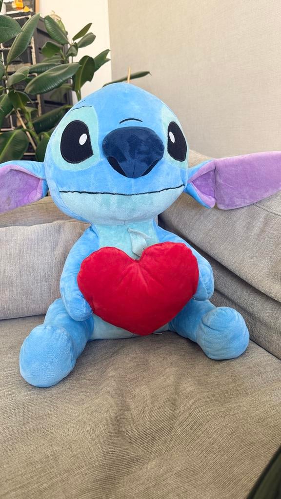 Grote Stitch knuffel met hart - 50 cm - nieuw!!, Disney, Overige typen, Blauw, Ophalen of Verzenden