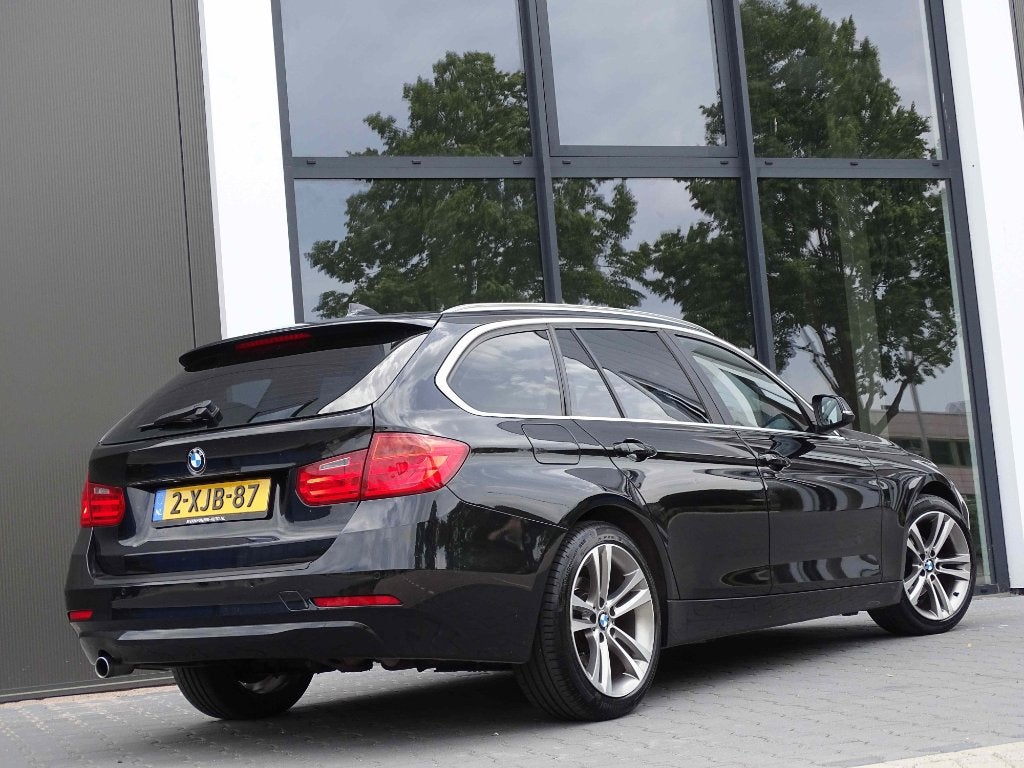 BMW 3-Serie Touring Automaat l 2014 l F31 l Lichtmetaal, Automaat, 4 cilinders, 1445 kg, Zwart