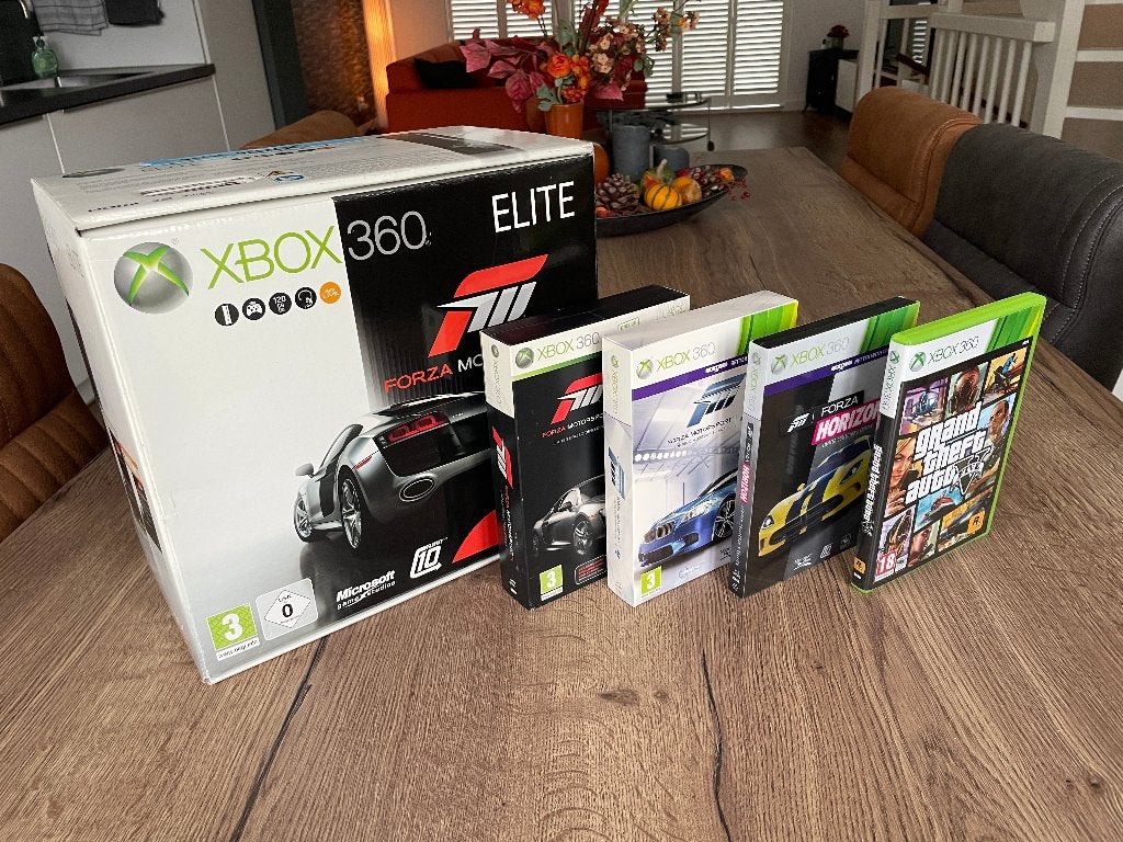 Xbox 360 Elite incl GTA5 en Div. Forza Titels, Spelcomputers en Games, Met games, 360 Elite of Super Elite, Verzenden, Zo goed als nieuw