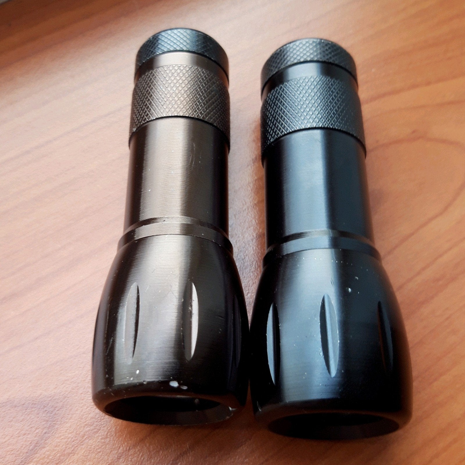 2 led zaklampen, Ophalen of Verzenden, Batterij