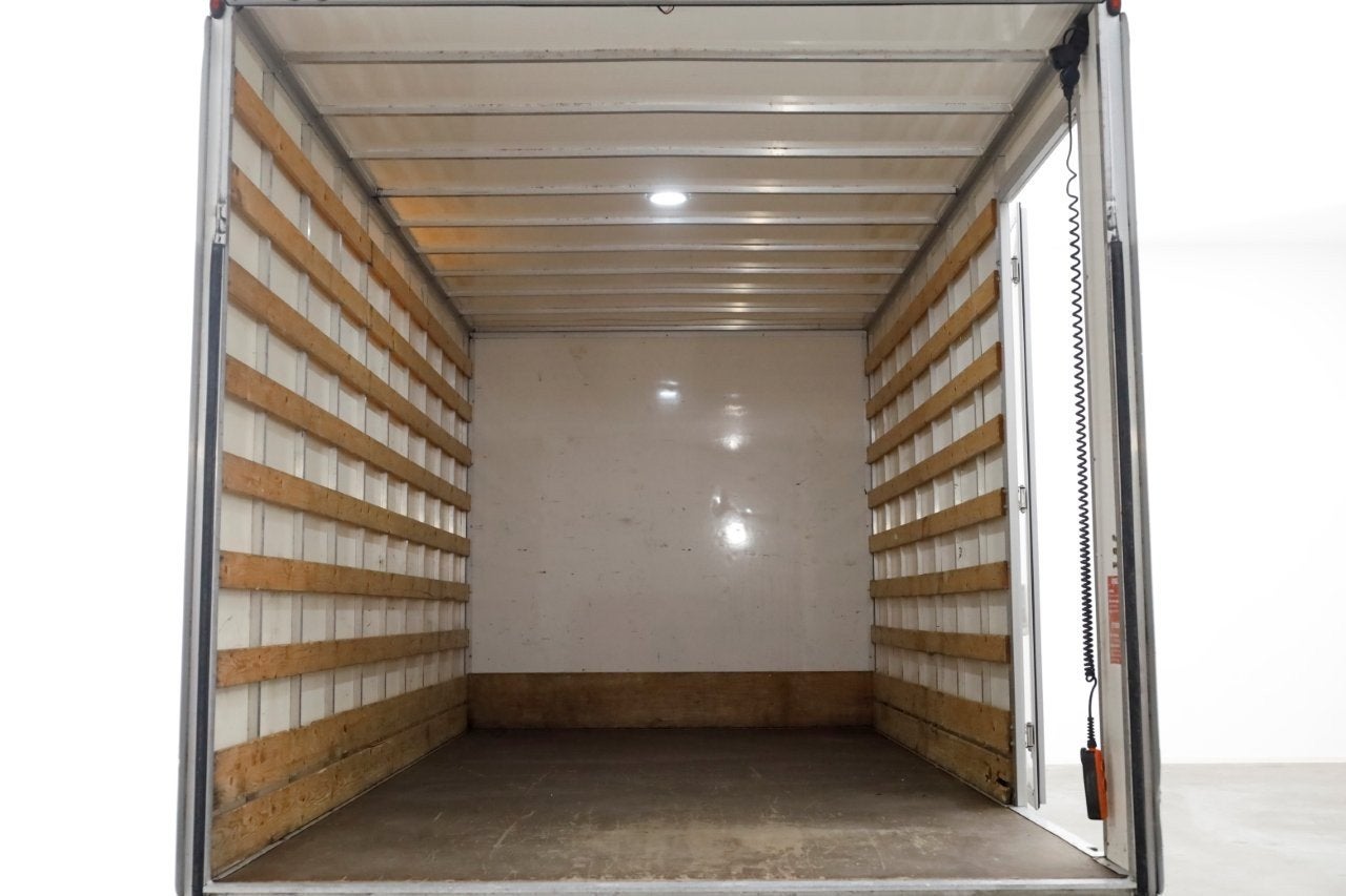Volkswagen Crafter 35 2.0 TDI 140pk Bakwagen met laadklep en, Dealer onderhouden, Gebruikt, 4 cilinders, Volkswagen