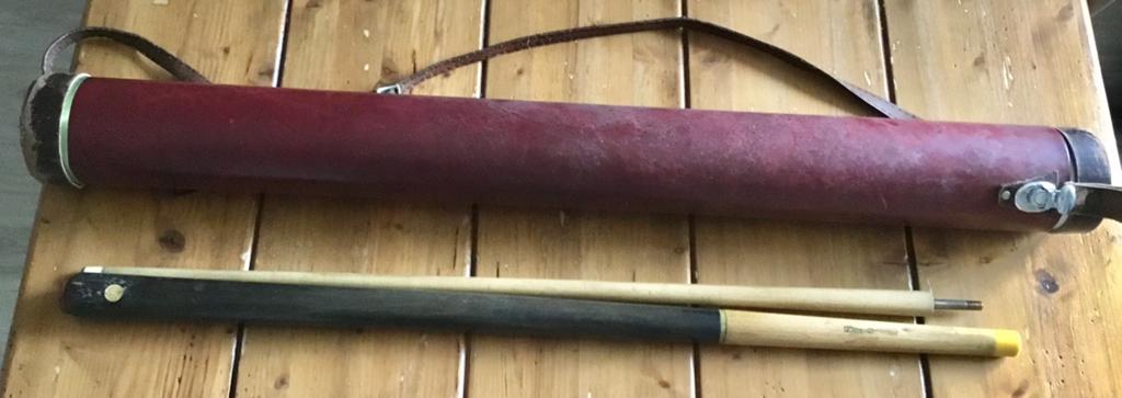 BILJARTKEU MET VINTAGE RODE KOKER, Ophalen of Verzenden, Gebruikt, Keu of Ballen