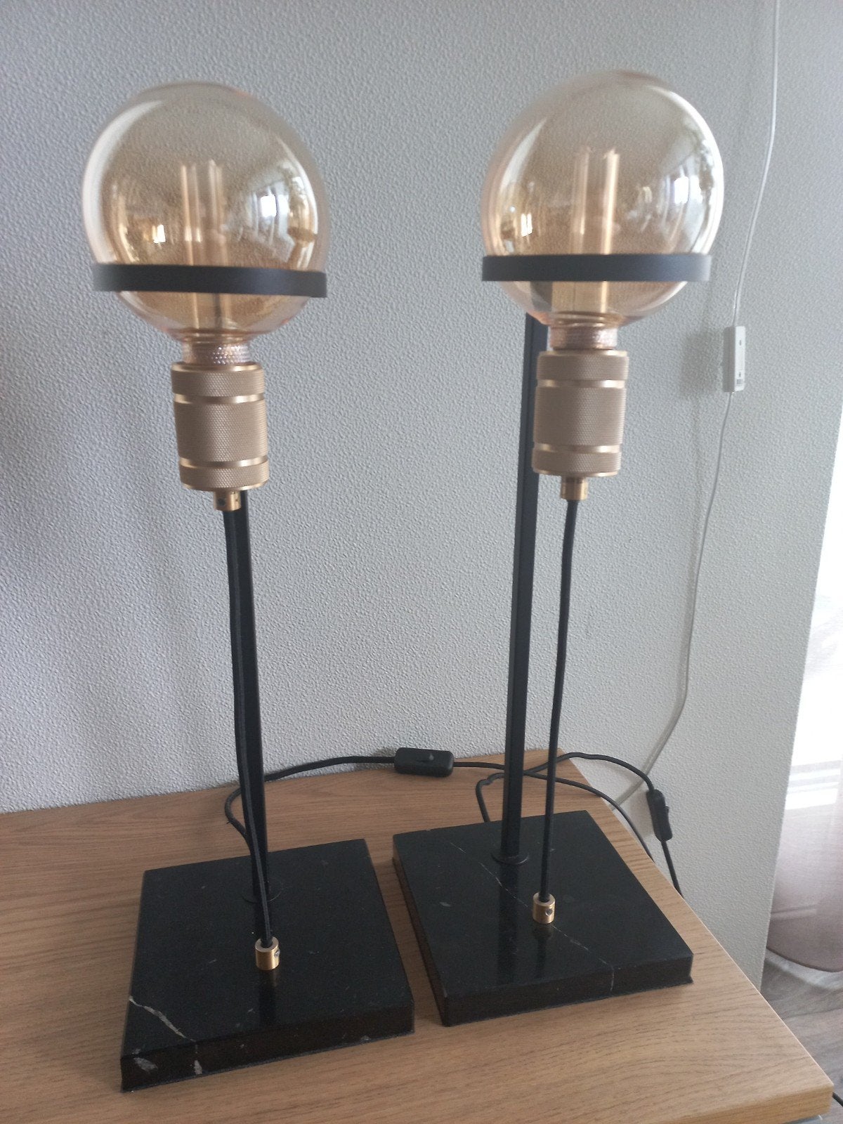 Set van 2 moderne tafellampen met marmeren voet, Huis en Inrichting, Overige merken, Zwart, E27 (groot), Zo goed als nieuw