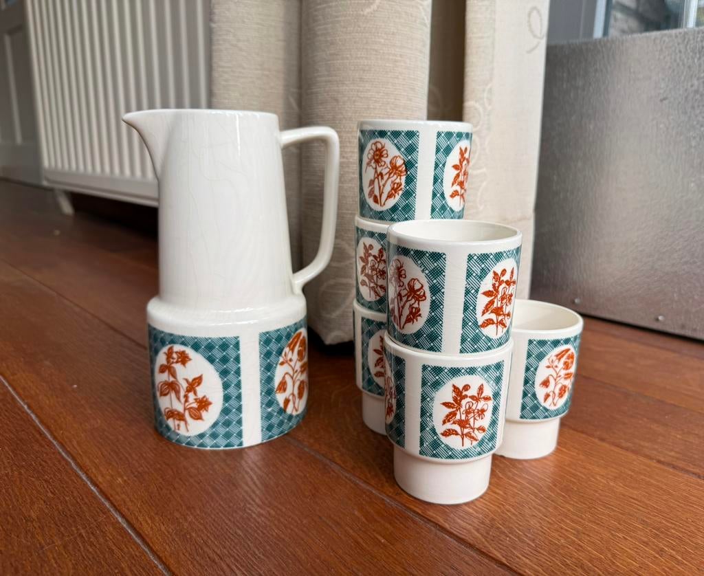 Vintage Waterkan met bijbehorende bekers, Ophalen of Verzenden, Zo goed als nieuw, Keramiek, Overige stijlen