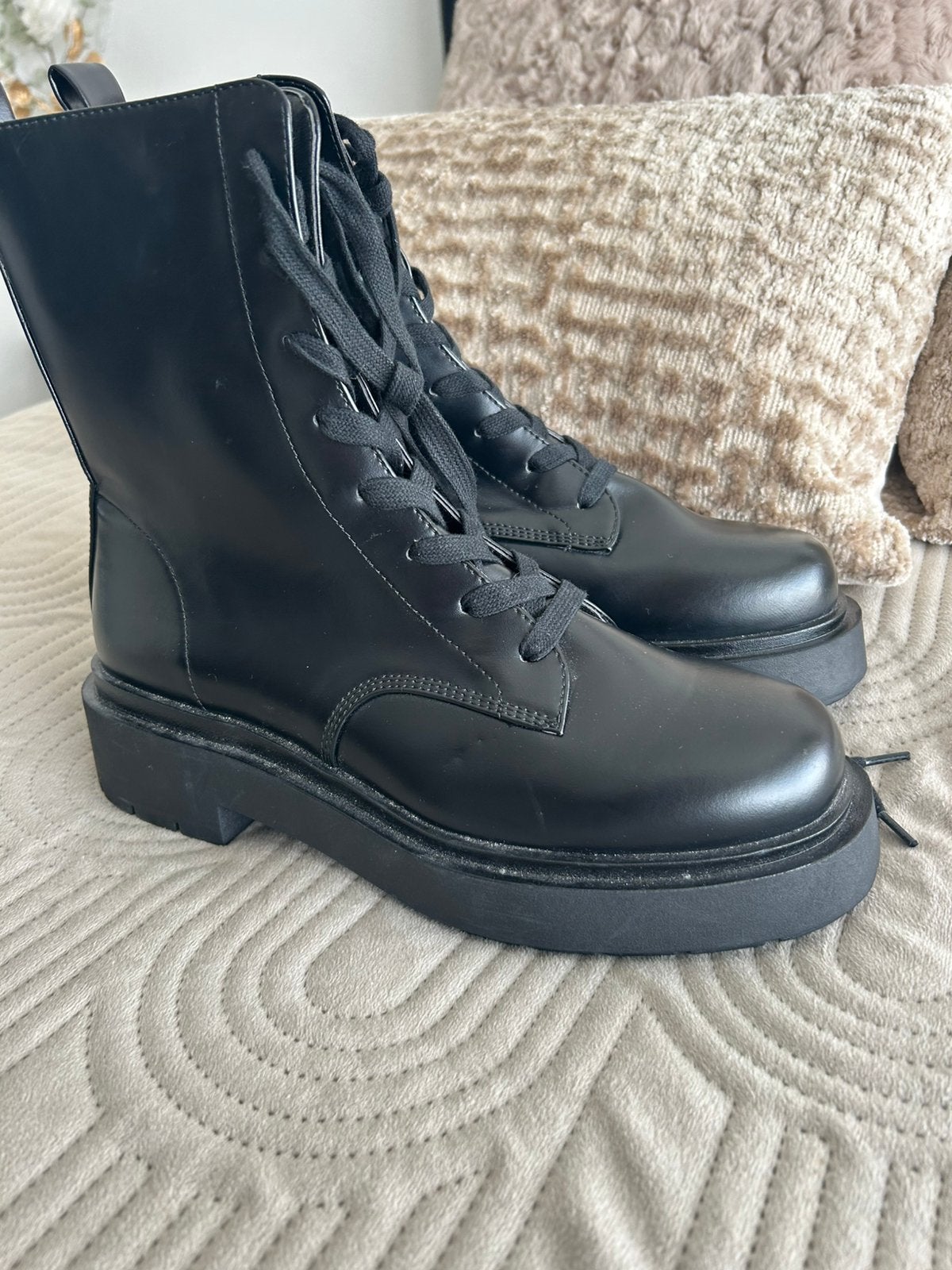 Nieuwe dames laarzen maat 41, Kleding | Dames, Schoenen, Ophalen of Verzenden, Zo goed als nieuw, Zwart, Hoge laarzen